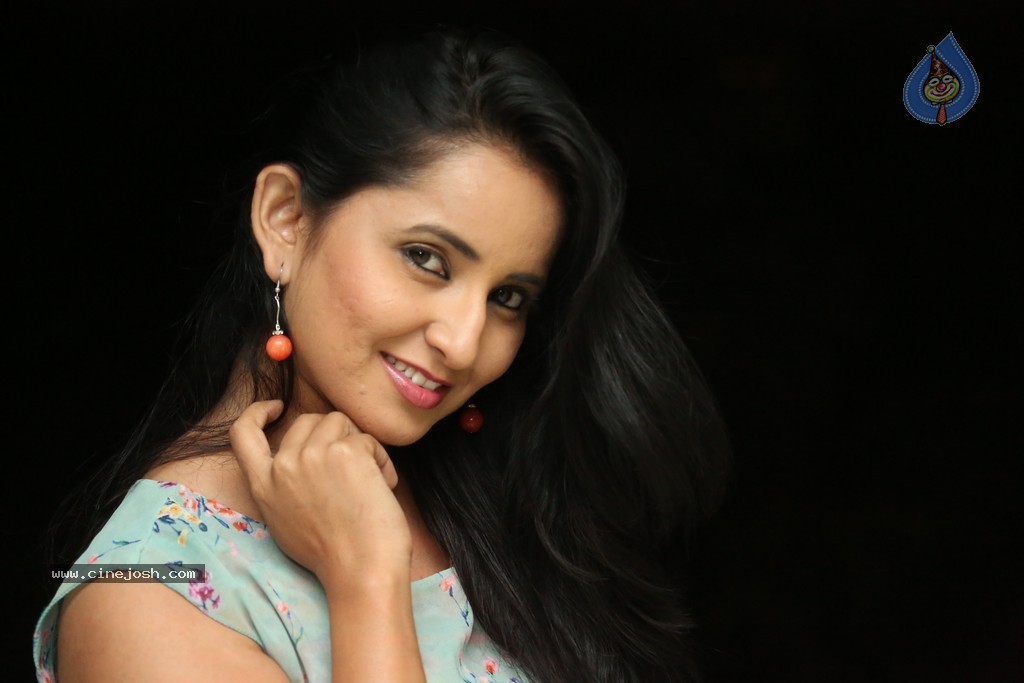 Ishika Singh New Photos - 52 / 104 photos