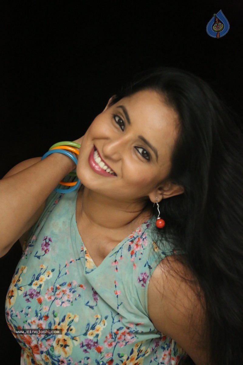 Ishika Singh New Photos - 53 / 104 photos