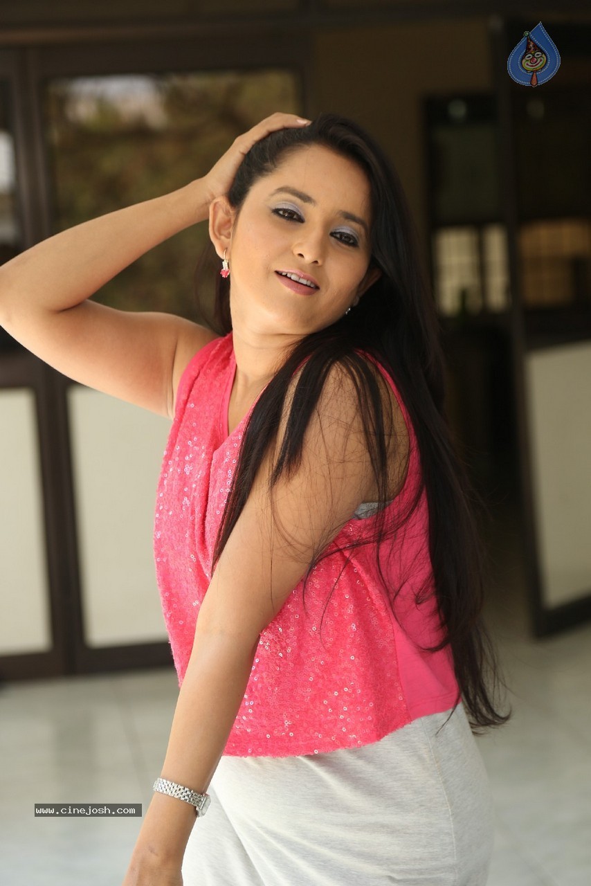 Ishika Singh New Photos - 37 / 84 photos