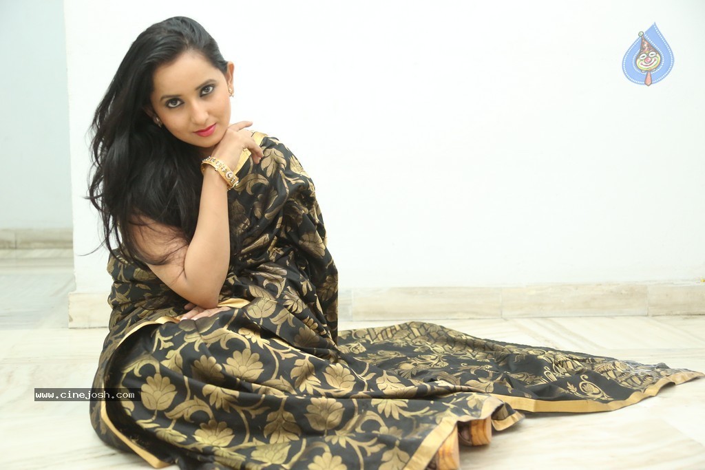 Ishika Singh New Photos - 23 / 93 photos