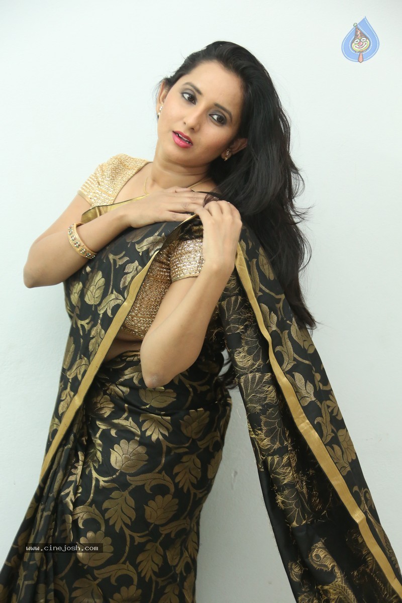 Ishika Singh New Photos - 43 / 93 photos
