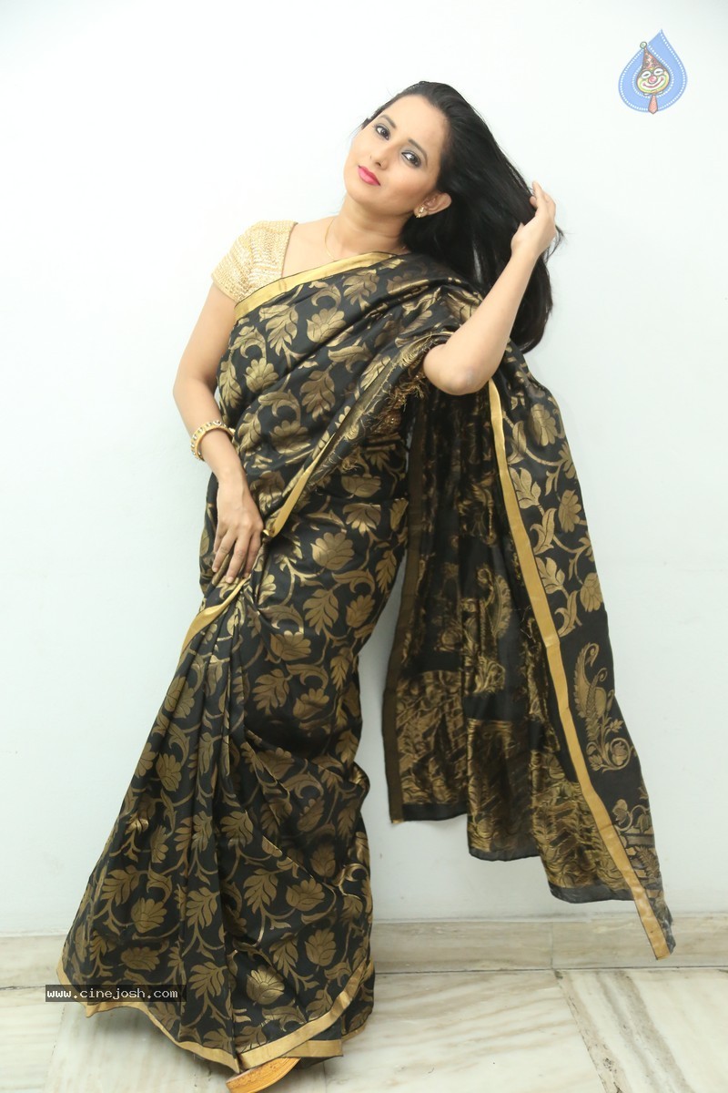 Ishika Singh New Photos - 71 / 93 photos