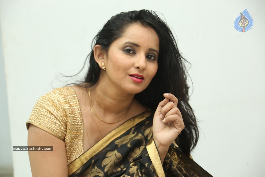 Ishika Singh New Photos - 77 / 93 photos