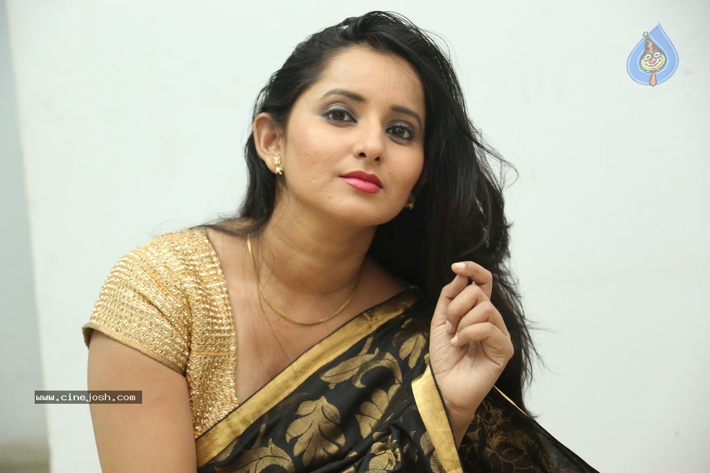Ishika Singh New Photos - 79 / 93 photos