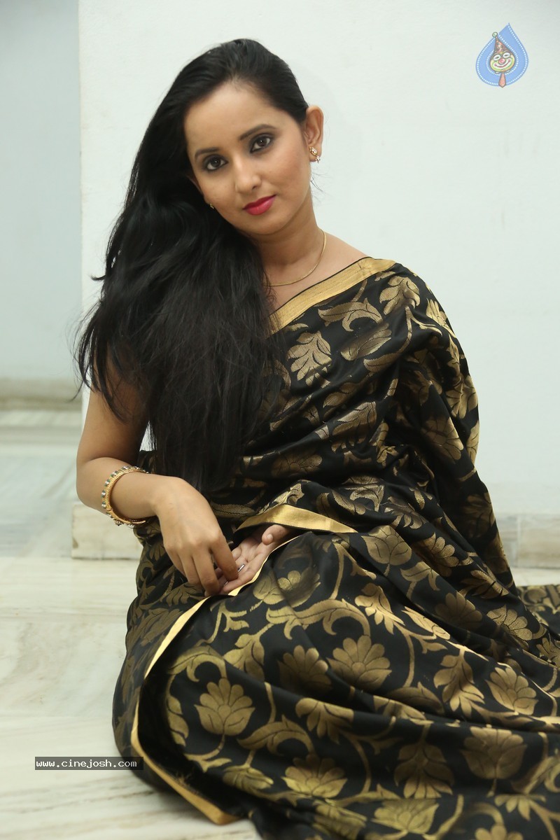Ishika Singh New Photos - 86 / 93 photos