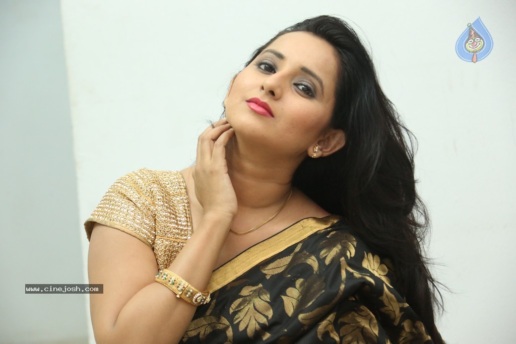 Ishika Singh New Photos - 92 / 93 photos