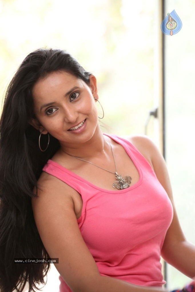 Ishika Singh New Stills - 51 / 89 photos