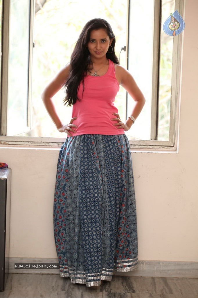 Ishika Singh New Stills - 78 / 89 photos