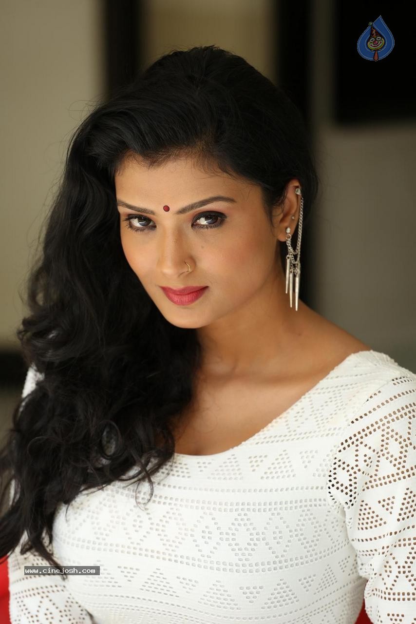 Ishita Vyas New Photos - 46 / 72 photos