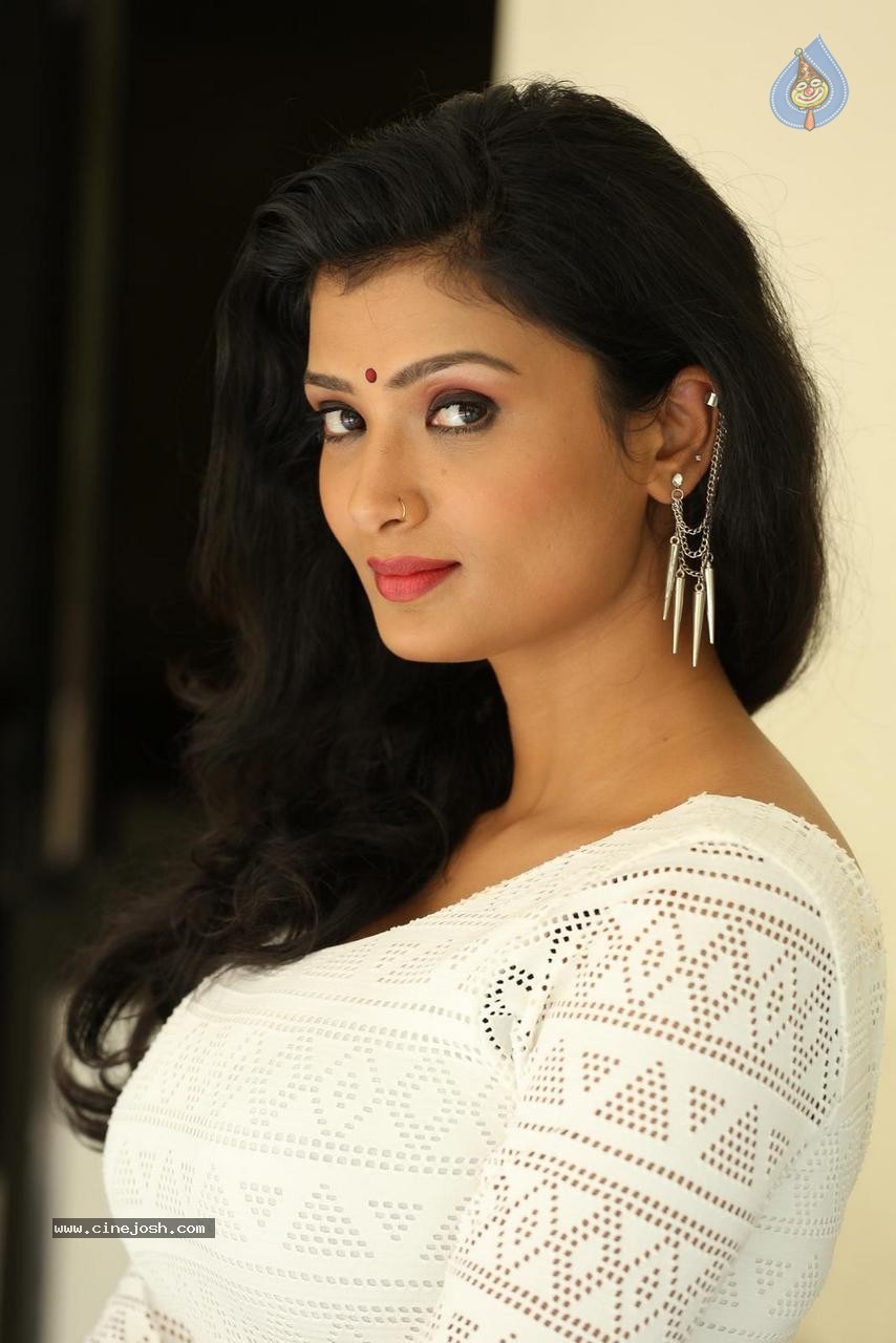 Ishita Vyas New Photos - 62 / 72 photos