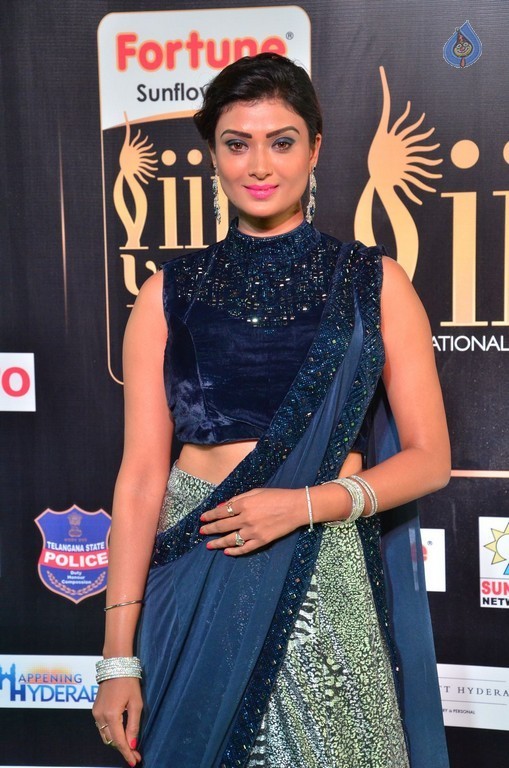 Ishita Vyas Photos at IIFA 2017 - 40 / 42 photos