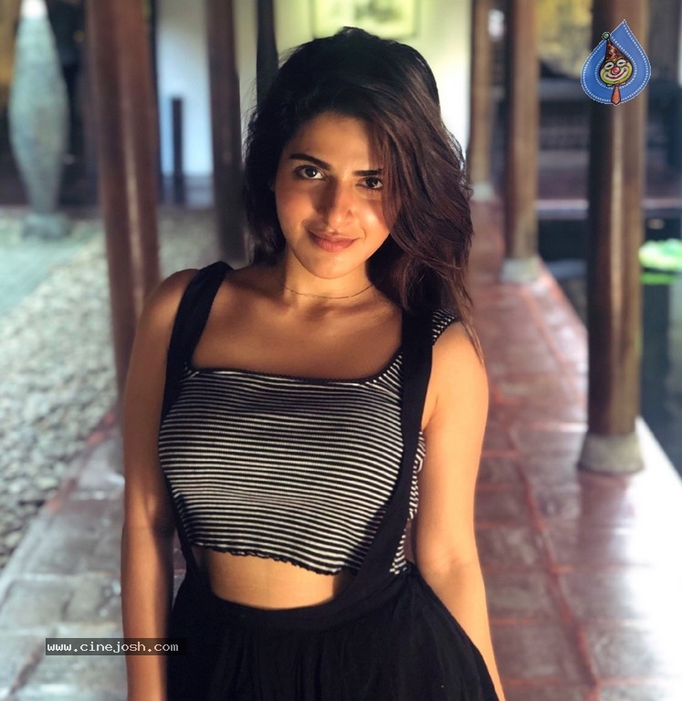 Iswarya Menon Photos - 5 / 5 photos