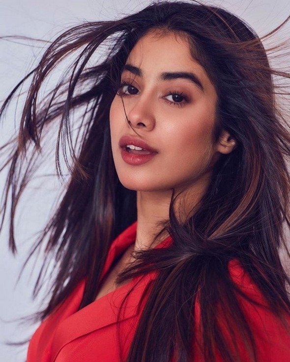 Janhvi Kapoor Photoshoot - 2 / 6 photos