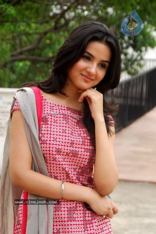 Jasmine Stills - 21 / 59 photos