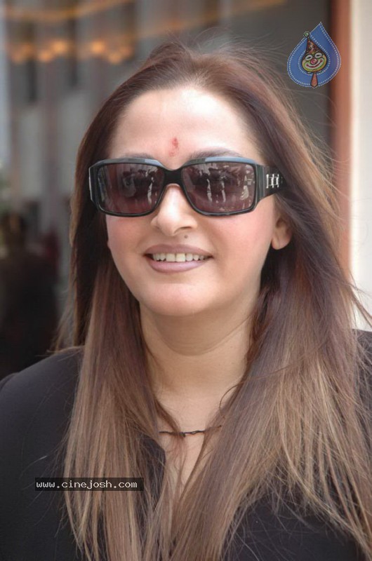 Jayaprada Stills - 11 / 29 photos