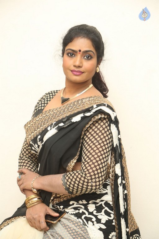 Jayavani Latest Gallery - 16 / 32 photos