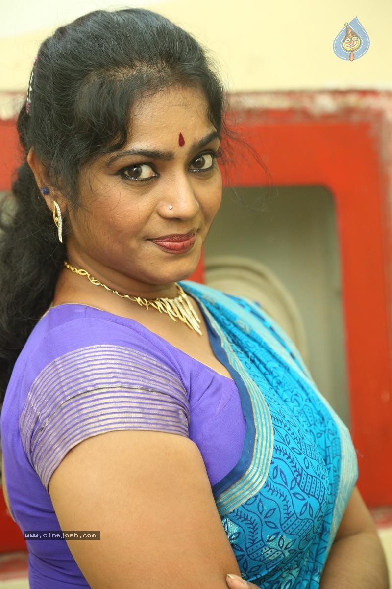 Jayavani New Stills - 2 / 31 photos