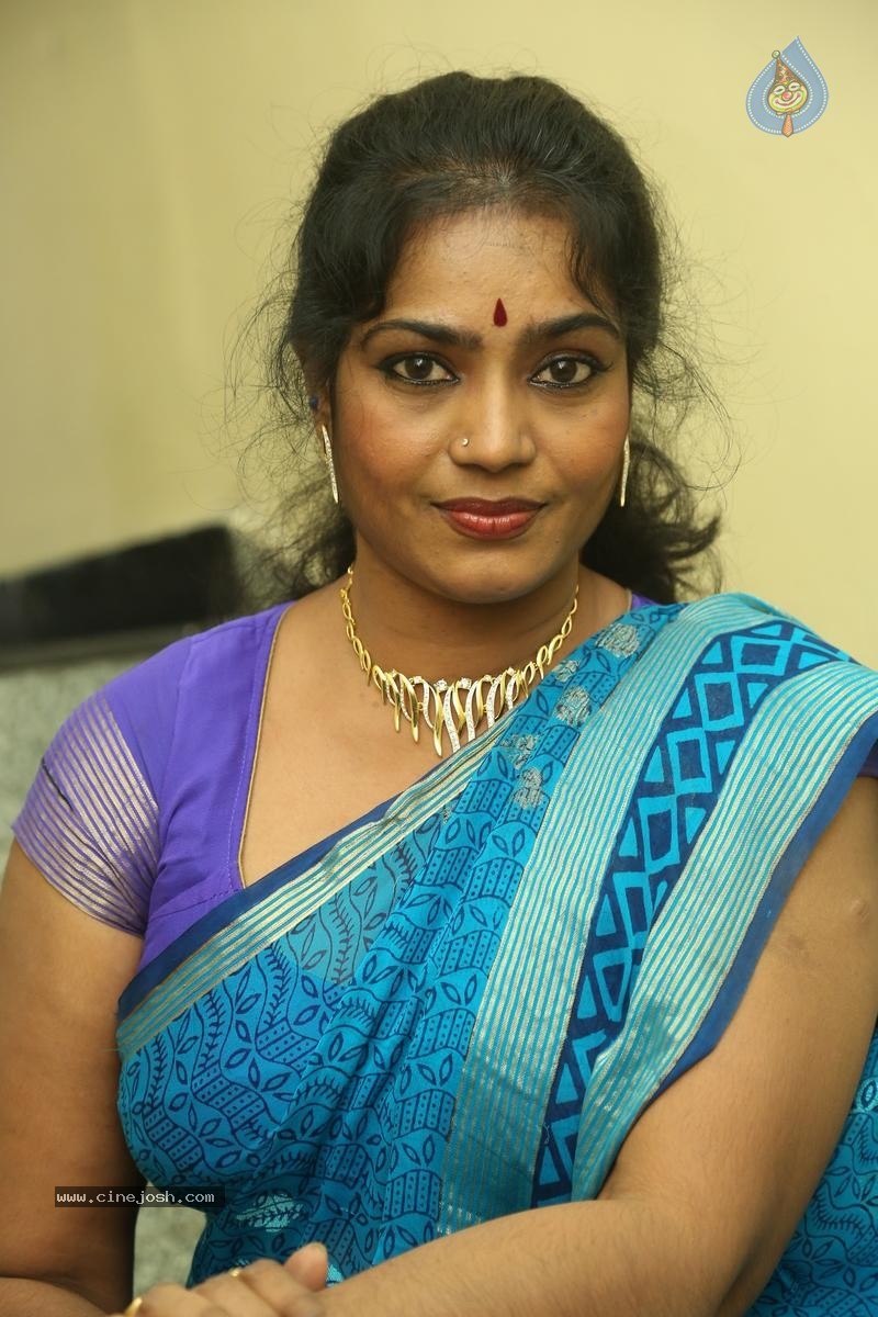 Jayavani New Stills - 31 / 31 photos