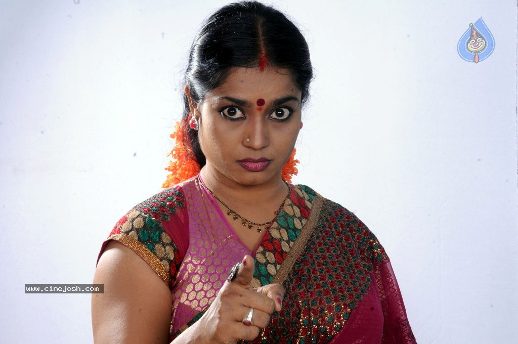 Jayavani New Stills - 15 / 29 photos