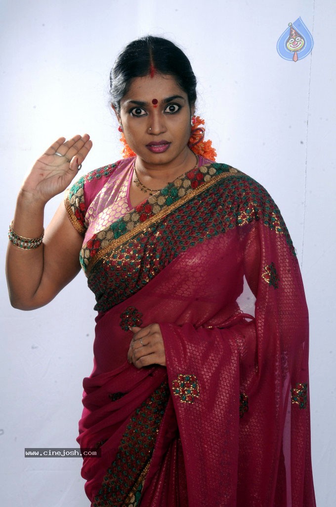 Jayavani New Stills - 18 / 29 photos