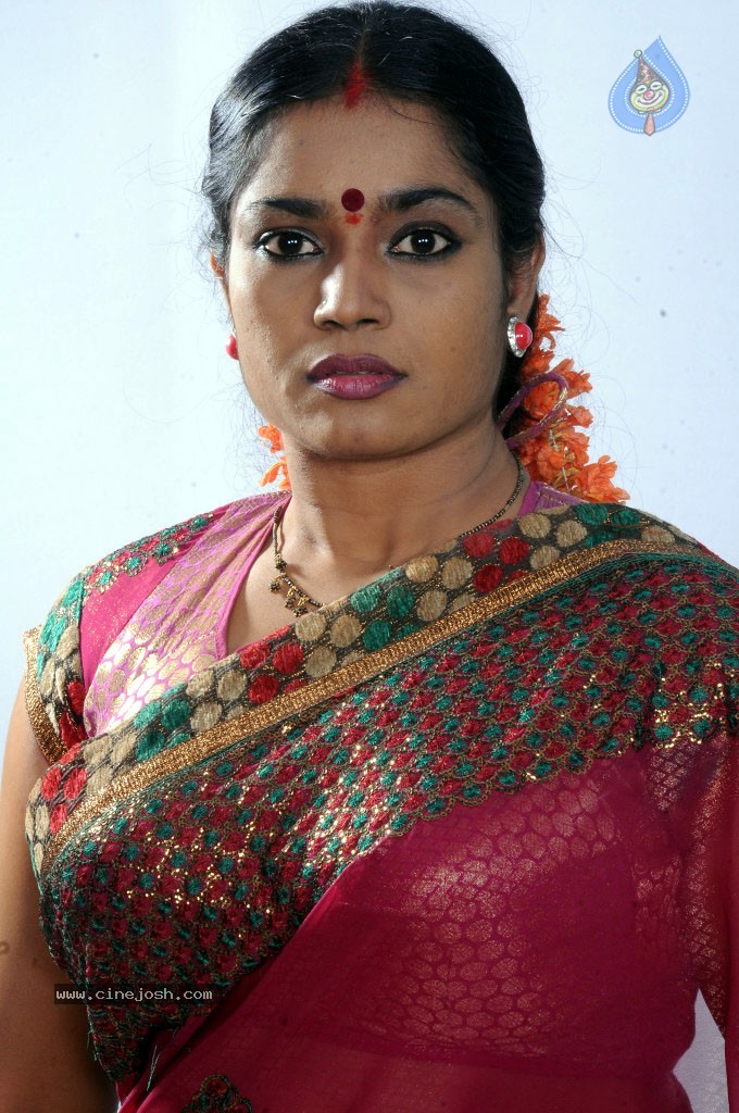 Jayavani New Stills - 22 / 29 photos