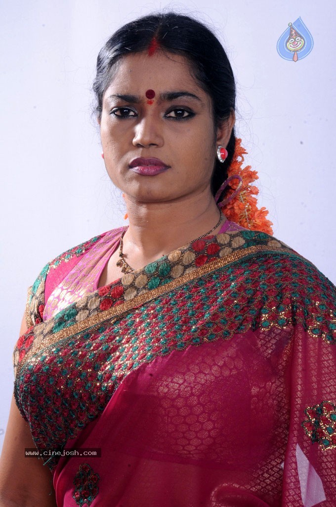 Jayavani New Stills - 27 / 29 photos