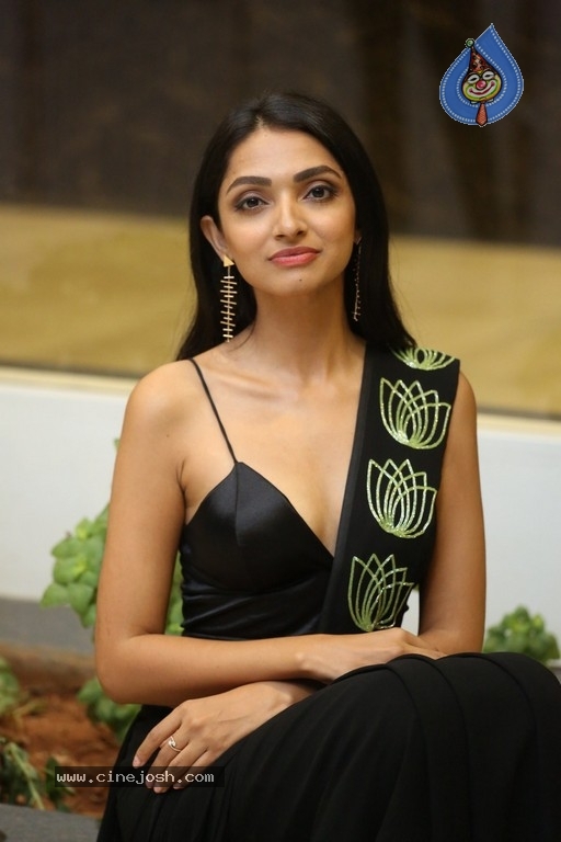 Jazba Singh Gallery - 8 / 21 photos