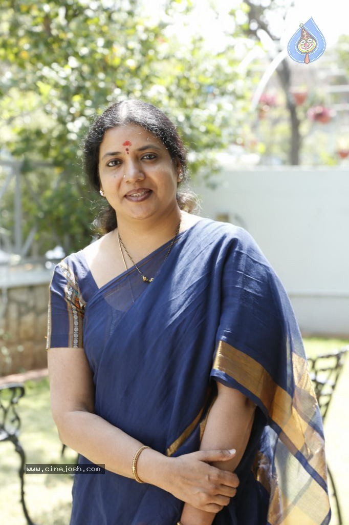 Jeevitha Photos - 48 / 61 photos