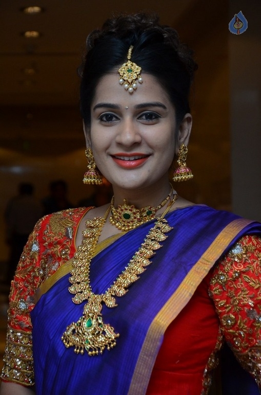 Jenny Honey Latest Photos - 15 / 21 photos