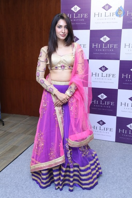 Jhataleka Malhotra New Pics - 10 / 21 photos