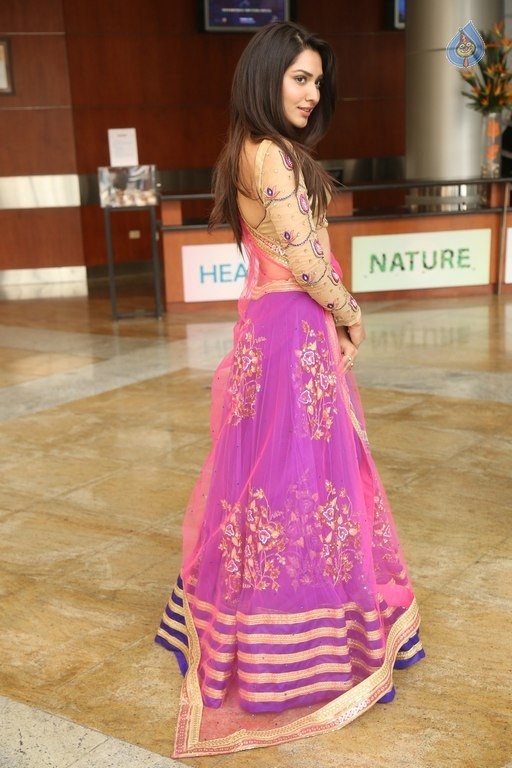 Jhataleka Malhotra New Pics - 19 / 21 photos