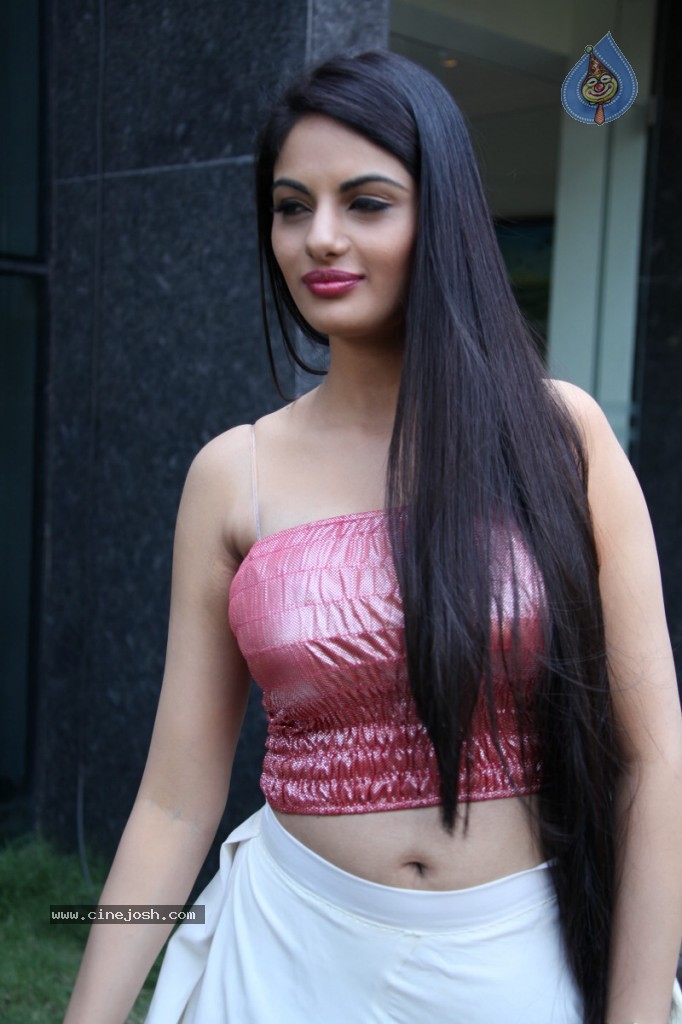 Jinal Pandya Hot Gallery - 144 / 152 photos