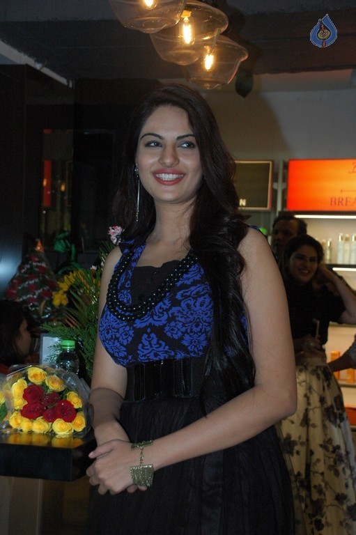 Jinal Pandya New Photos - 13 / 23 photos