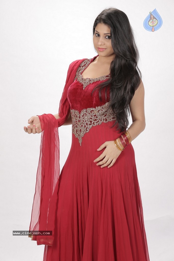 Jiya Khan New Photos - 28 / 37 photos