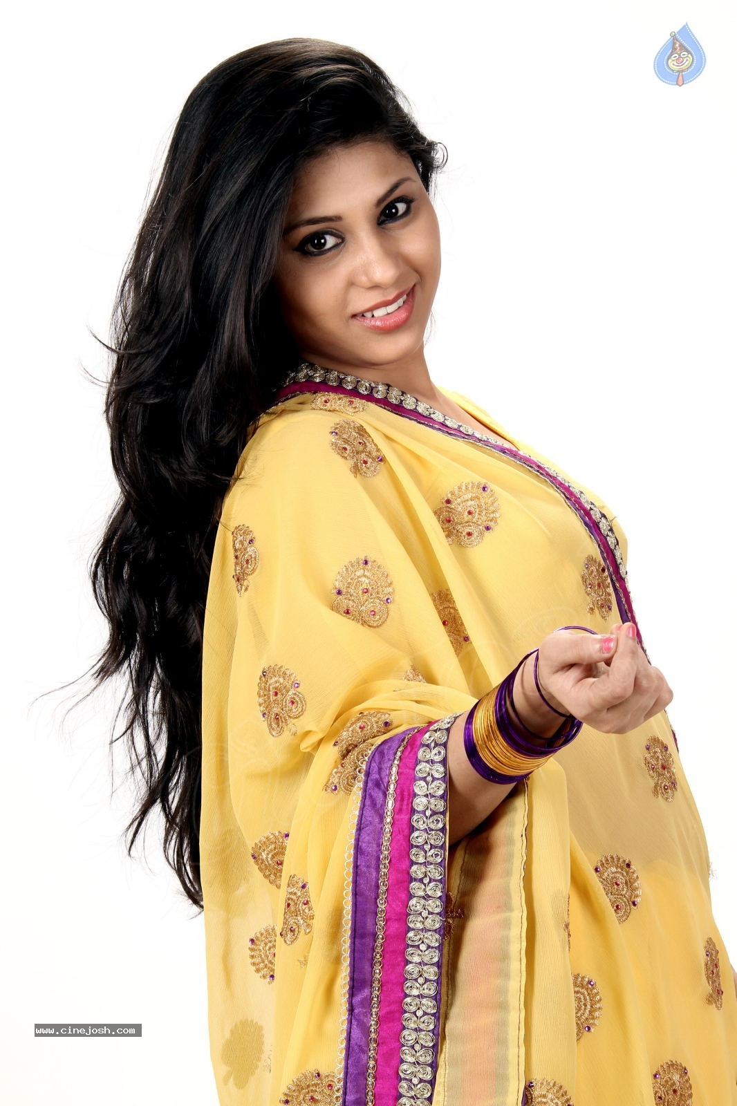 Jiya Khan Photo Shoot - 5 / 39 photos
