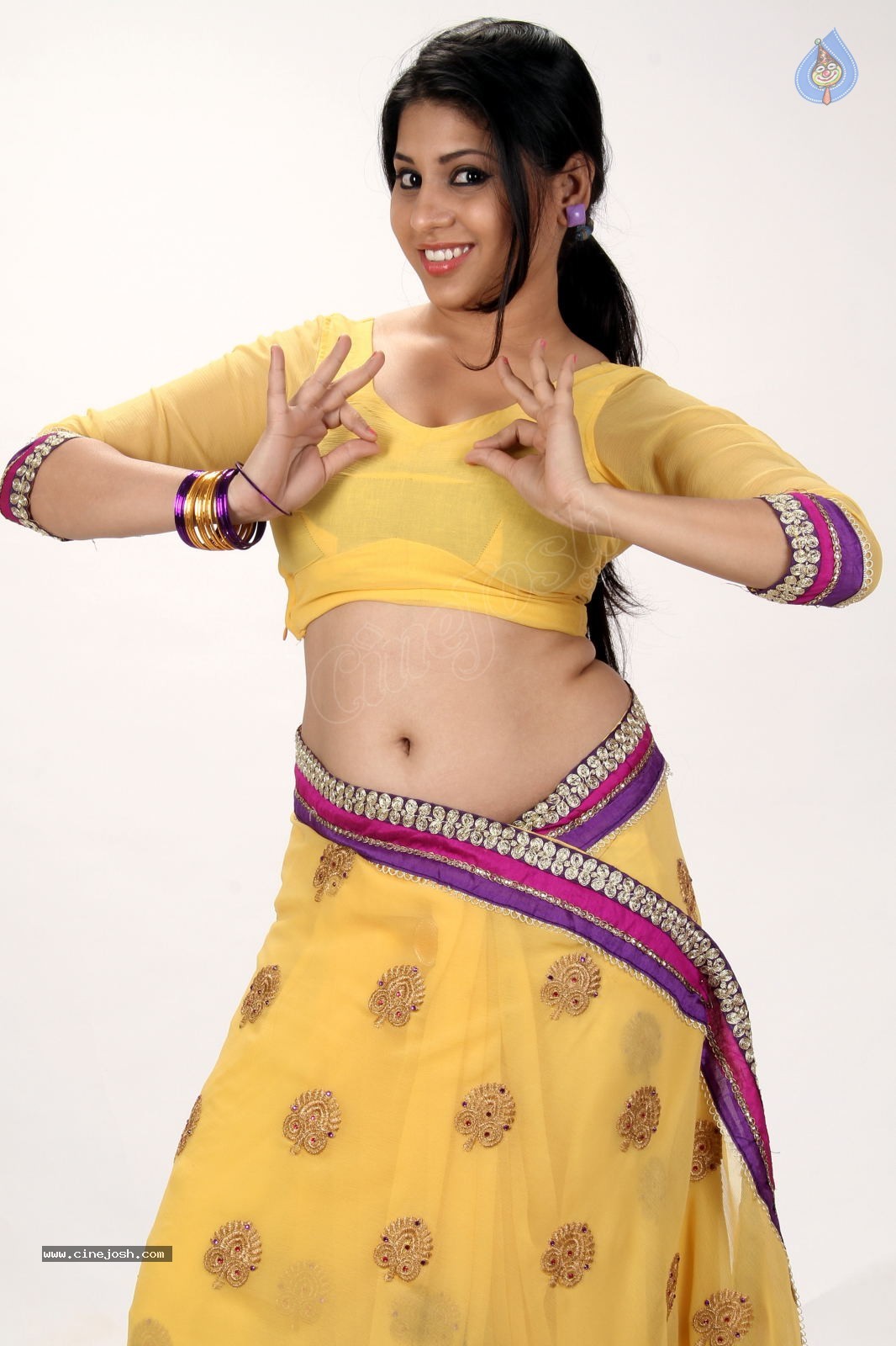 Jiya Khan Photo Shoot - 14 / 39 photos