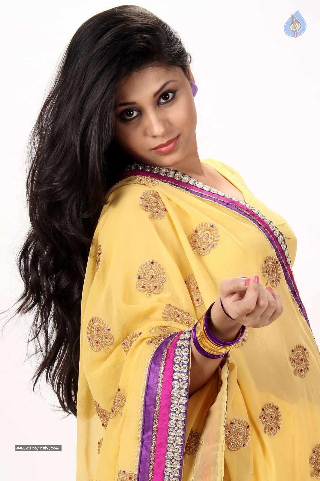 Jiya Khan Photo Shoot - 37 / 39 photos