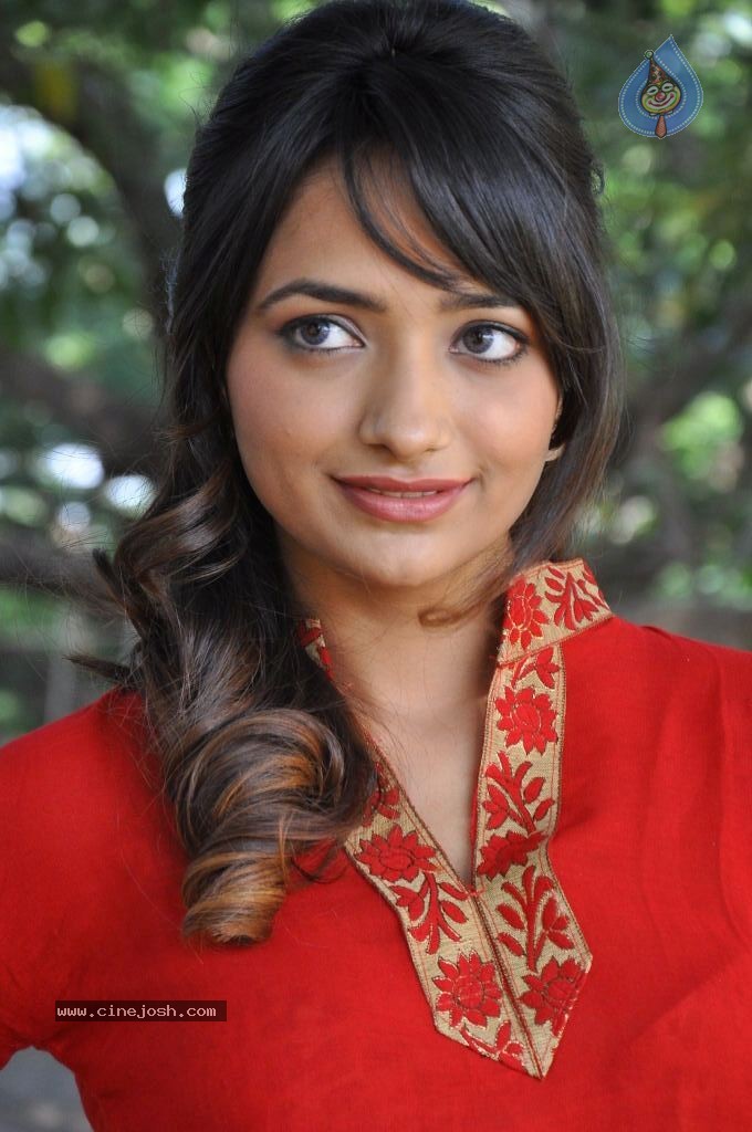 Jiya New Stills - 32 / 68 photos