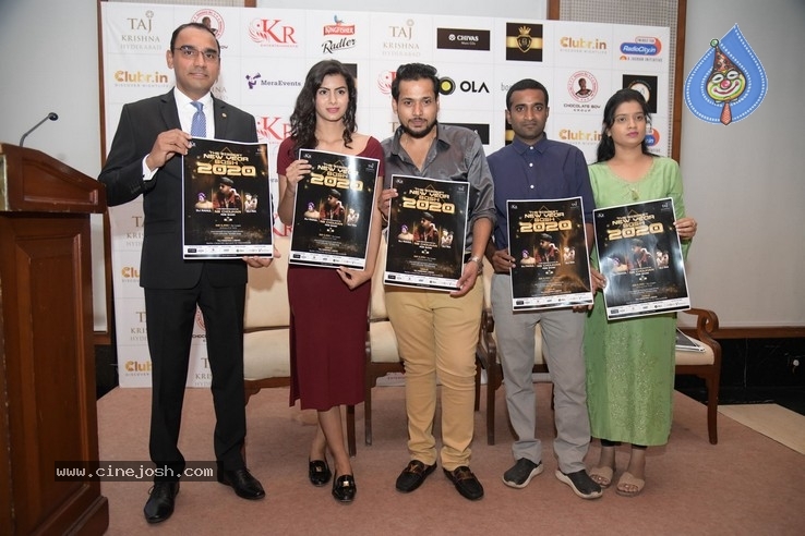 Juhee Khan Launches New Year Bash 2020 Poster - 9 / 26 photos