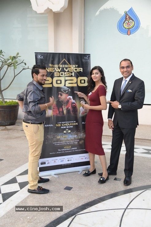 Juhee Khan Launches New Year Bash 2020 Poster - 20 / 26 photos
