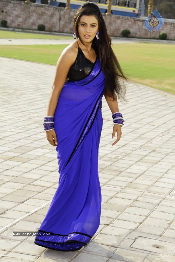 Juhi New Hot Stills - 1 / 44 photos