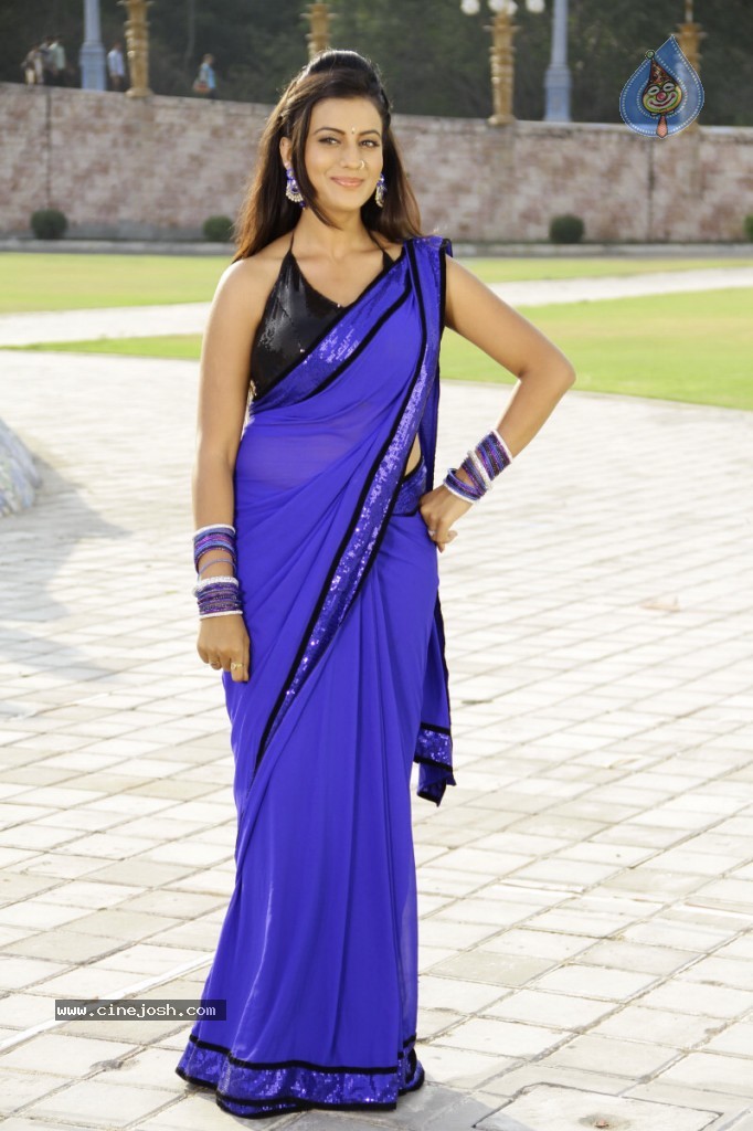 Juhi New Hot Stills - 2 / 44 photos