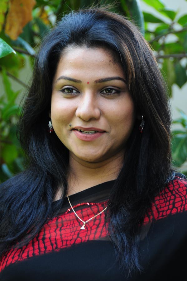 Jyothi - Gentleman - Photos - 7 / 60 photos