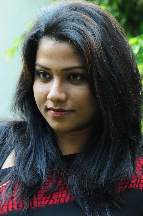 Jyothi - Gentleman - Photos - 43 / 60 photos
