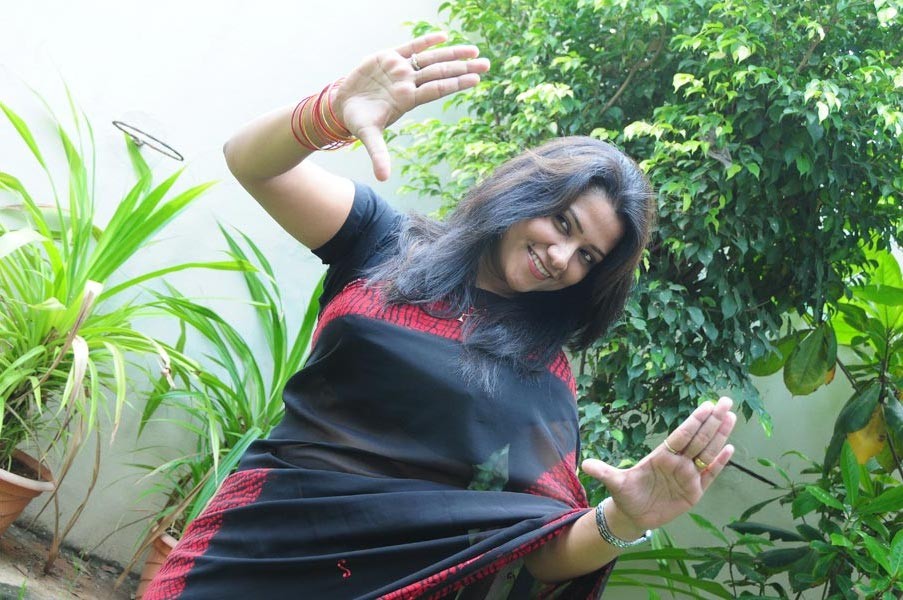 Jyothi - Gentleman - Photos - 53 / 60 photos