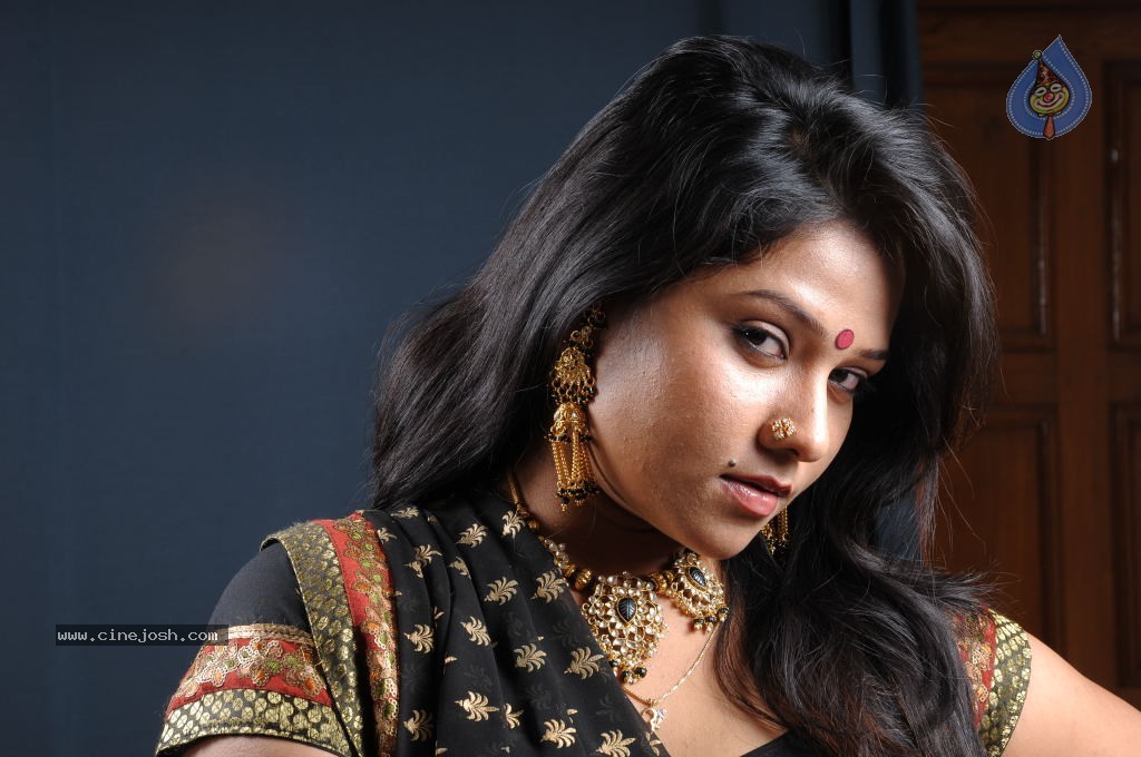 Jyothi New Stills - 86 / 111 photos