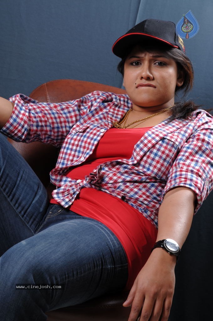 Jyothi New Stills - 106 / 111 photos