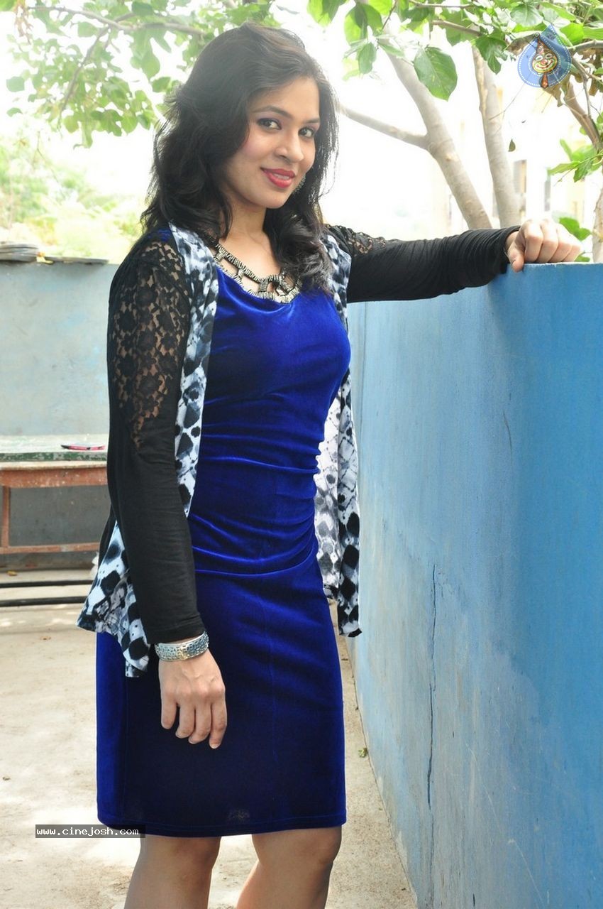 Jyothi Photos - 14 / 45 photos