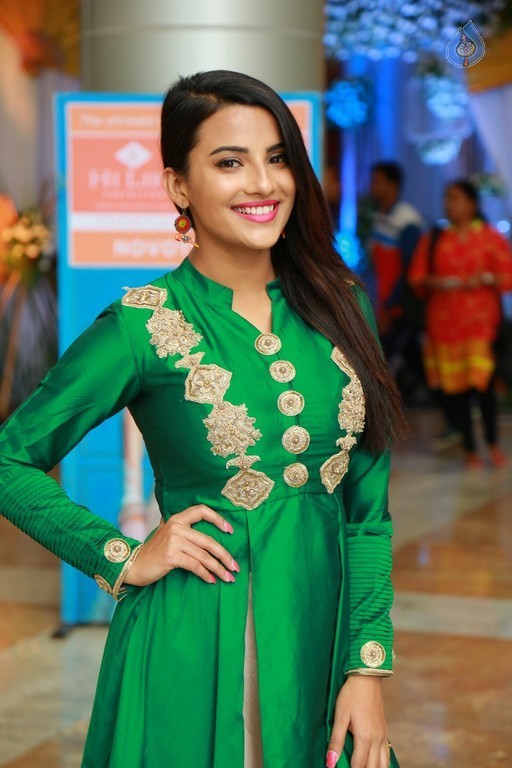 Jyotii Sethi Latest Gallery - 24 / 30 photos