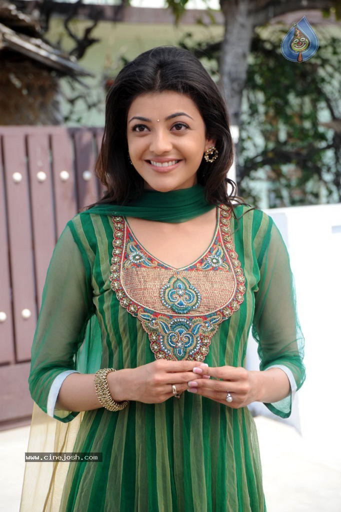 Kajal Agarwal Stills in Mr. Perfect Movie - 13 / 85 photos